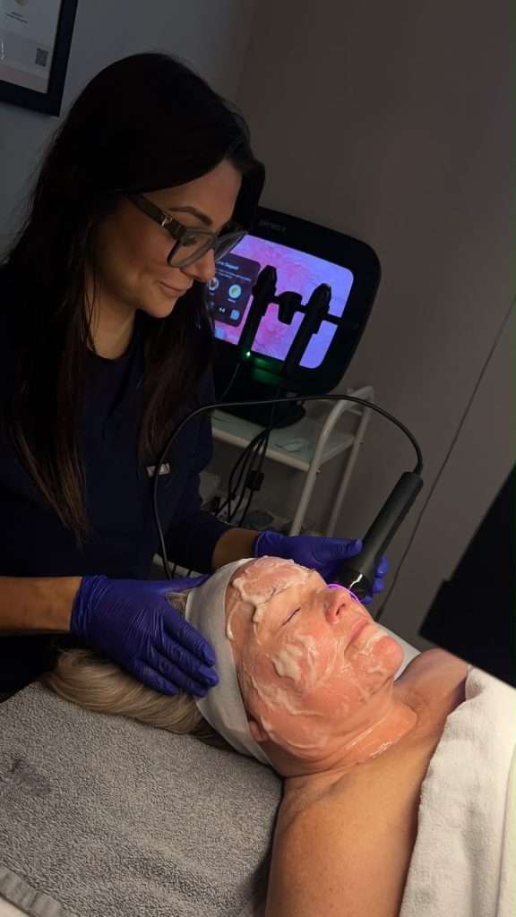 OxyGeneo gel mask treatment with the machine