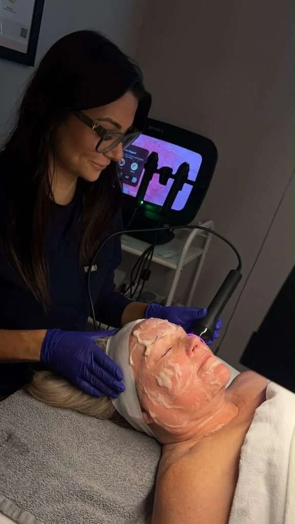OxyGeneo gel mask treatment with the machine